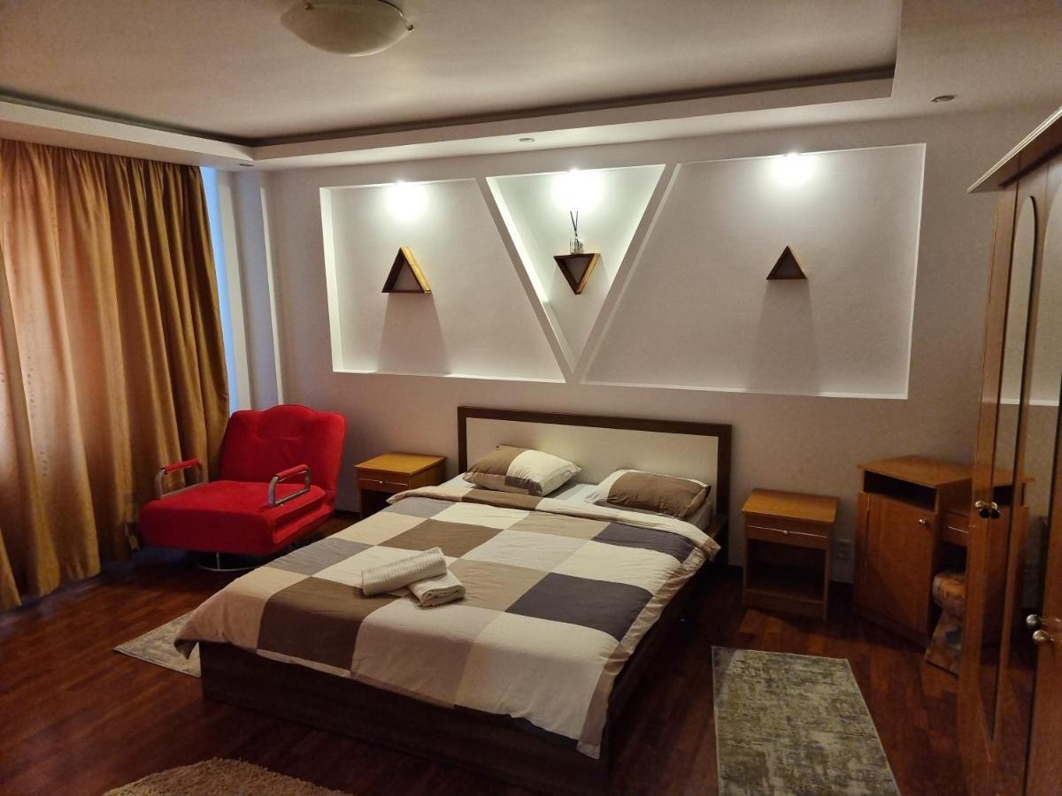 Charming And Intimate Getaway In Bucharest - Near Unirii Square Appartement Buitenkant foto
