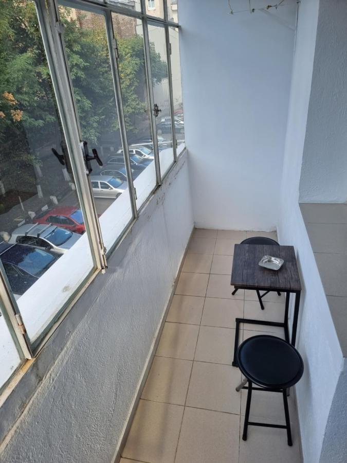 Charming And Intimate Getaway In Bucharest - Near Unirii Square Appartement Buitenkant foto